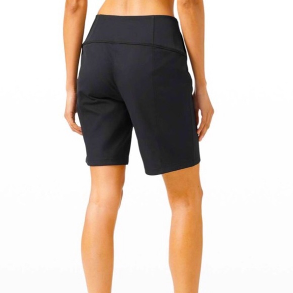 LULULEMON BLACK IN POWER SIDE POCKETS MR SHORTS - Picture 3 of 9